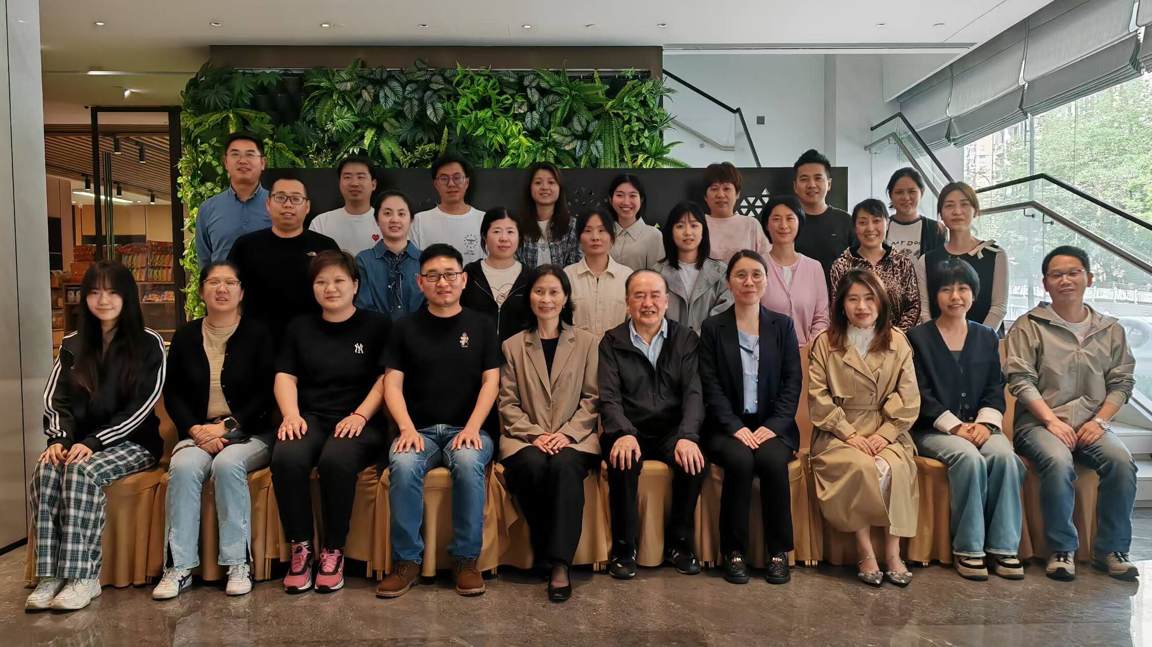 合影_202504270919262.jpg
